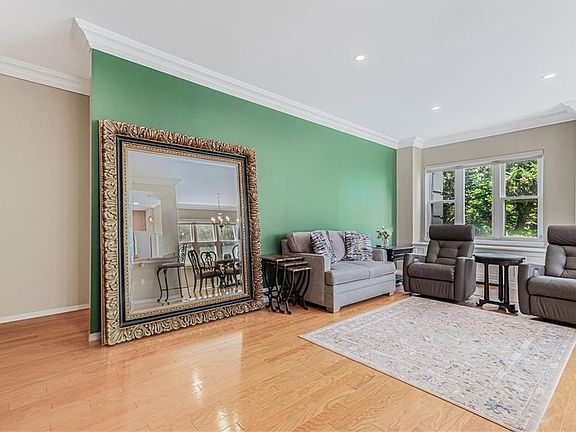 4th image of 55 Oceana Dr E #1B