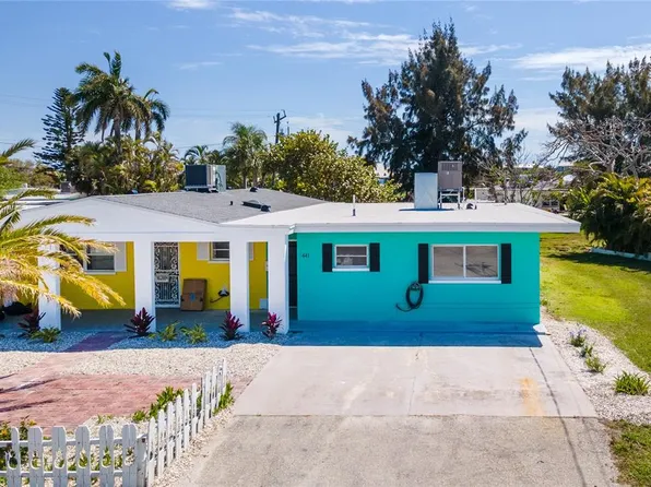 441 63rd St, Holmes Beach, FL 34217