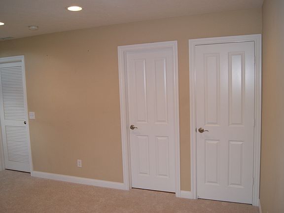5th image of 8645 N Meridian St