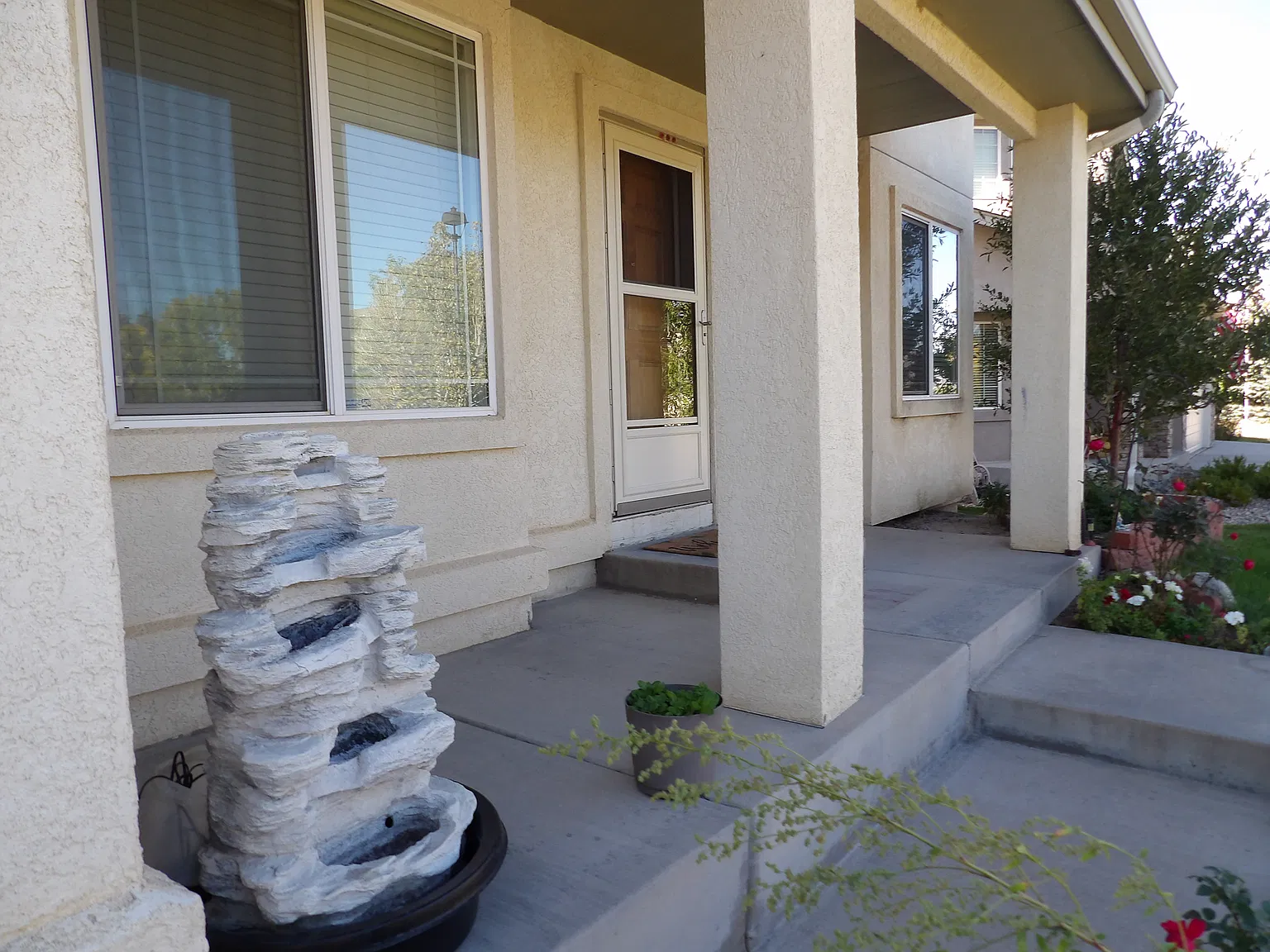 4 bed, 3.5 bath, 3410 sqft, $3,095 — Photo 2