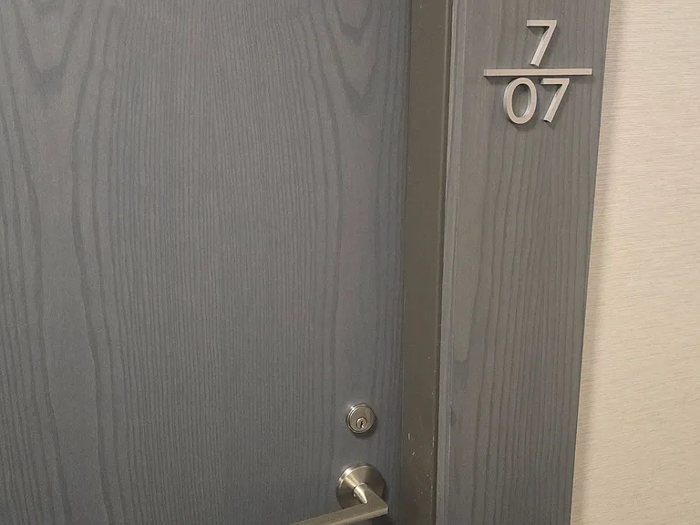 7 Mabelle Ave #707 — Photo 8