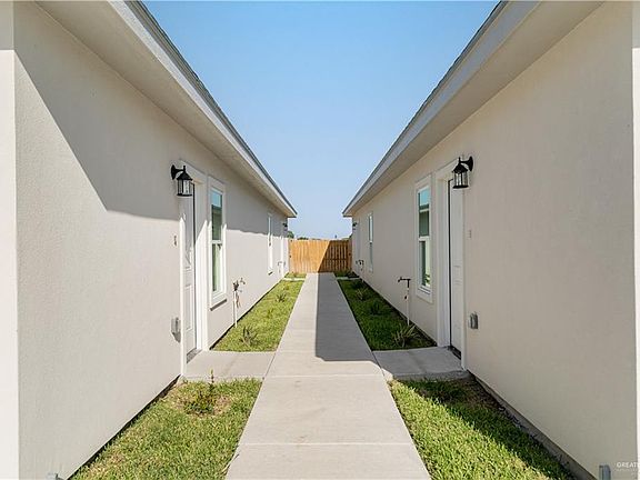 2nd image of 1006 N Clarence Ave