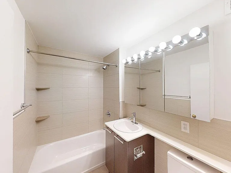 121 Reade St #4B — Photo 10