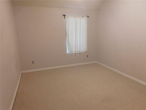 3rd image of 2408 Blanco Dr