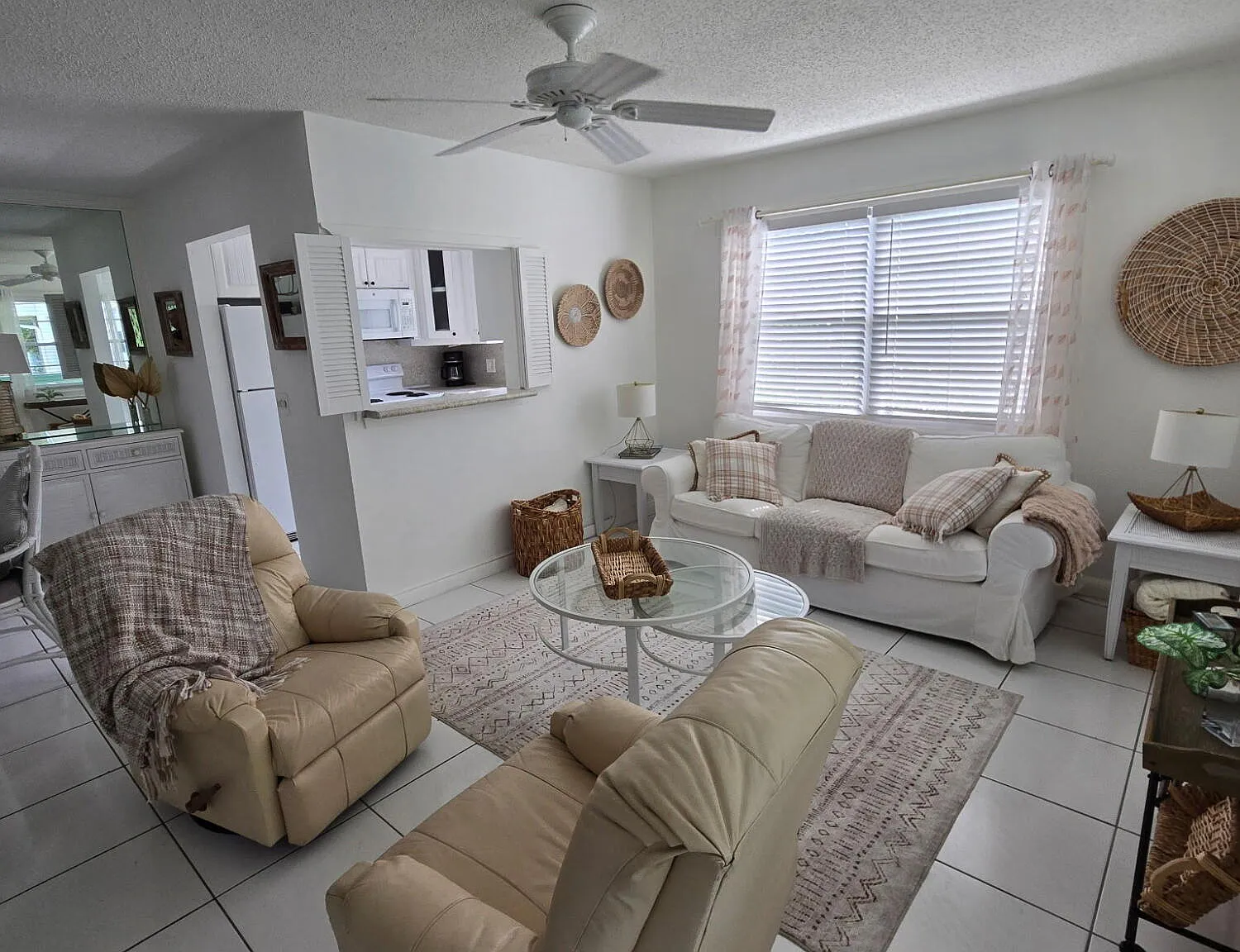 1 bed, 1.5 bath, 700 sqft, $1,450 — Photo 2