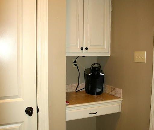 4th image of 605 Braxton Dr