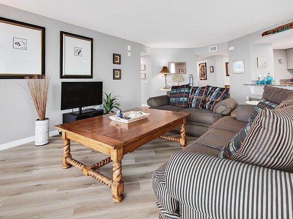 5th image of 800 Sandcastle Dr #238