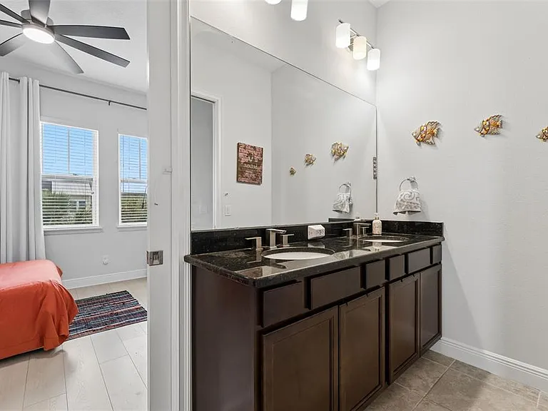 8033 Nemours Pkwy — Photo 33