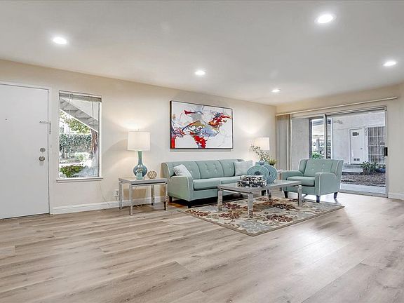 4th image of 2227 Summereve Ct