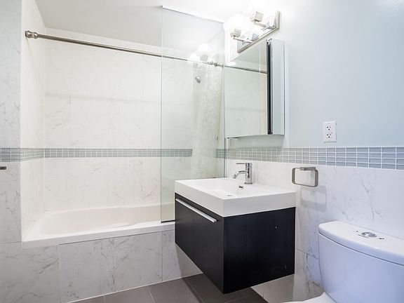 4th image of 23-11 21st Ave #1D