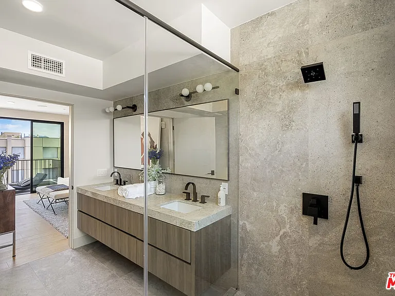 12304 Moorpark St #103 — Photo 45