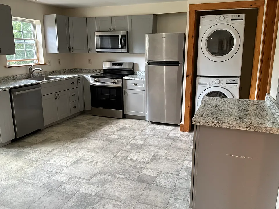 29-31 Roxbury St #3