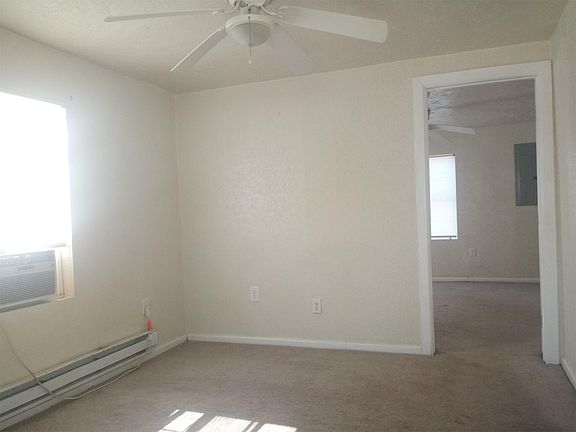 5th image of 813 E 13th St