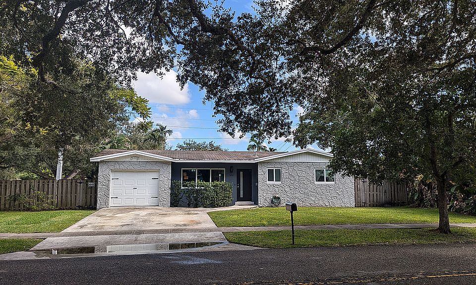 1st image of 5200 SW 93rd Ave