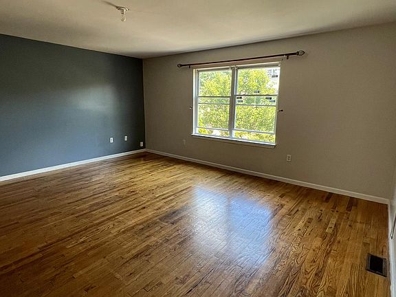 5th image of 213 Hillside Ave APT 2