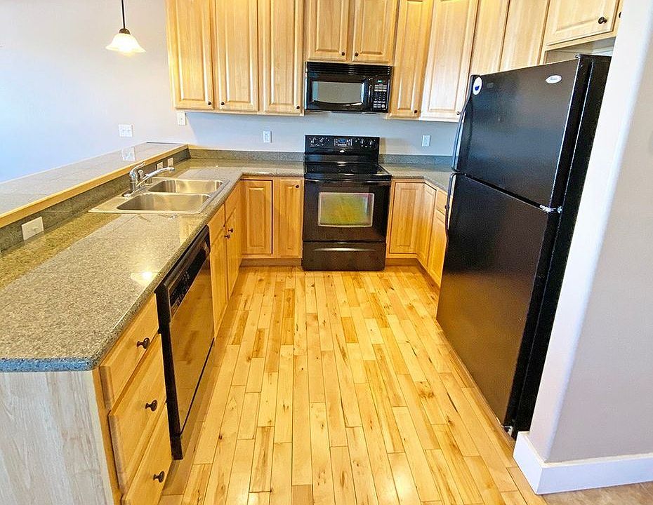 1st image of 993C Forestglen Dr #993C