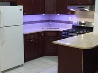 2365 38th St, Astoria, NY 11105