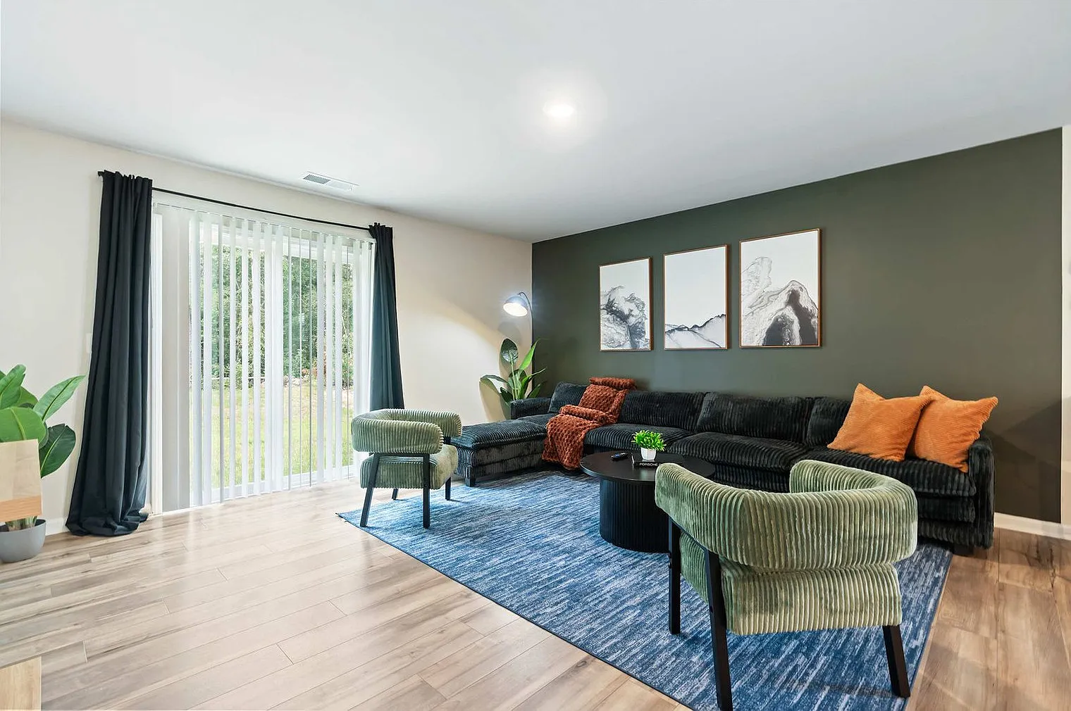 5 bed, 3.0 bath, $5,150 — Photo 2