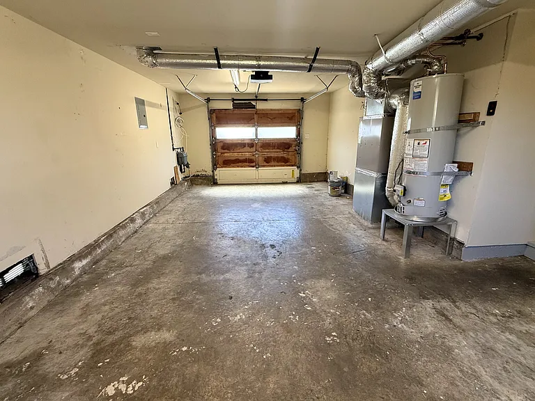 134 Hilton Ave — Photo 18