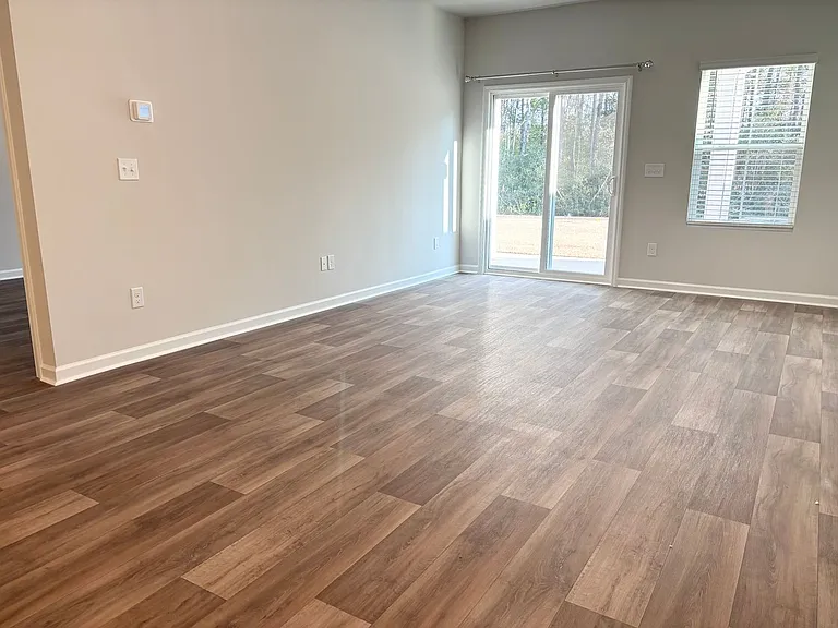1033 Arborwood Dr SW — Photo 8