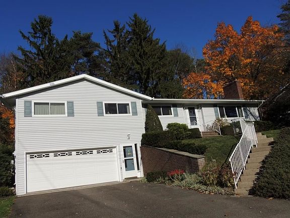 3rd image of 3717 Wildwood Dr