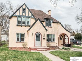 2904 Ernst St, Omaha, NE 68112