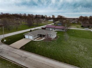 901 S 3rd St, Hiawatha, KS 66434