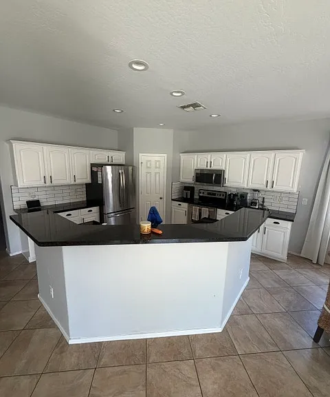 7009 S 57th Ave — Photo 5