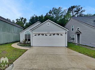 580 Staffordshire Dr, Jacksonville, FL 32225
