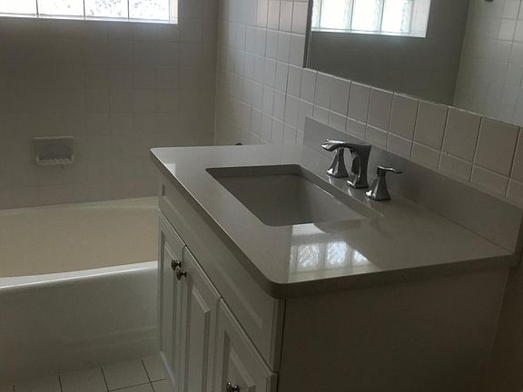 4th image of 8500 W Catalpa Ave APT 1S