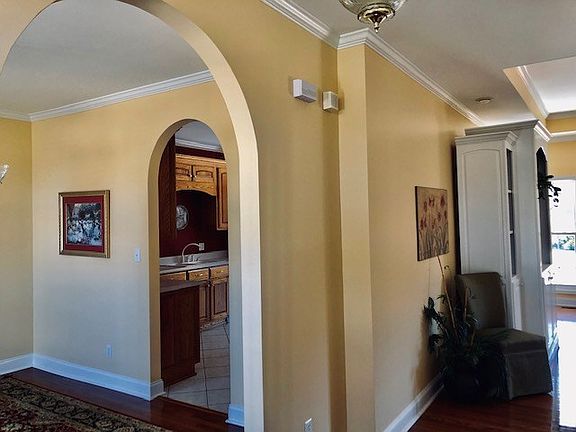 3rd image of 124 Harrington Dr