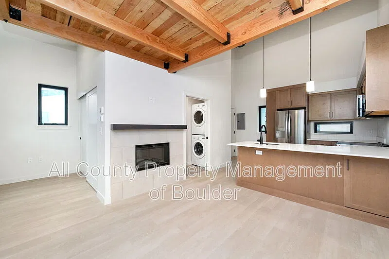 1 bed, 1.0 bath, 475 sqft, $2,100 — Photo 3