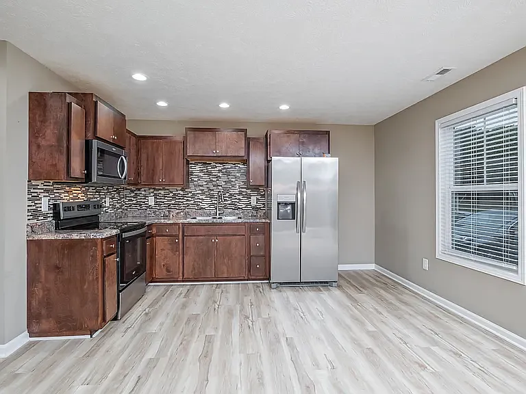 2 bed, 900 sqft, $1,350 — Photo 4
