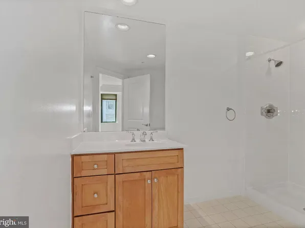 (undisclosed Address), Arlington, VA 22201