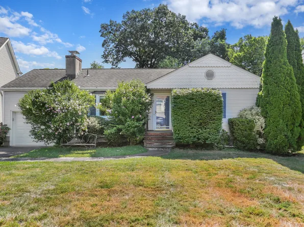 33 Barholm Avenue, Stamford, CT 06907
