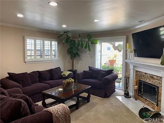 3rd image of 7300 Balboa Blvd Unit It