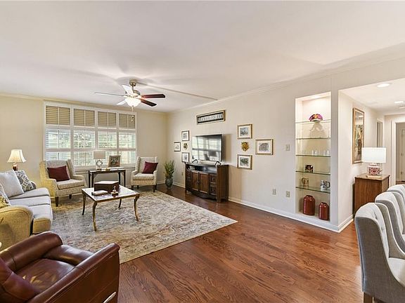 2nd image of 1750 Saint Charles Ave APT 215