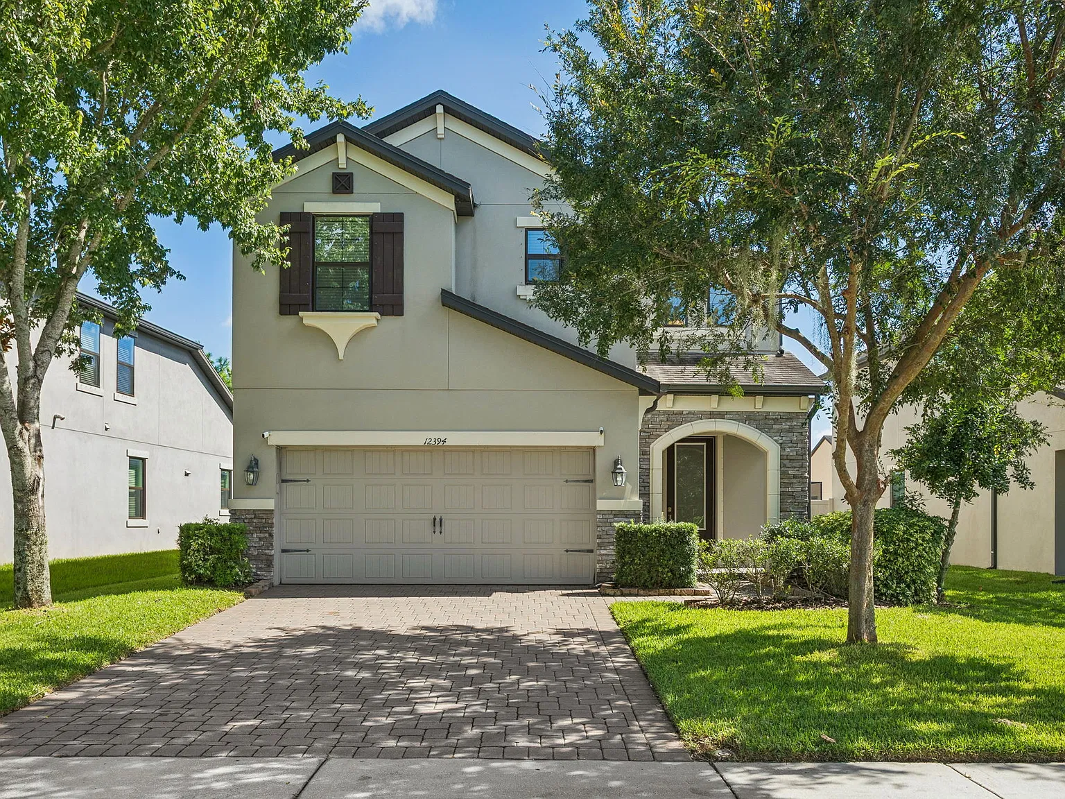 3 bed, 2.5 bath, 2585 sqft, $4,150 — Photo 1