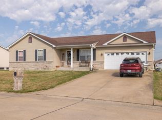 205 Derek Dr, Hawk Point, MO 63349