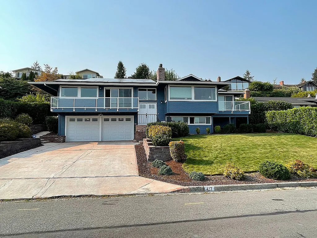 417 173rd Pl NE photo 1