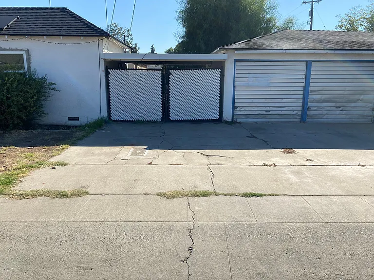 1035 W Peralta Way — Photo 11