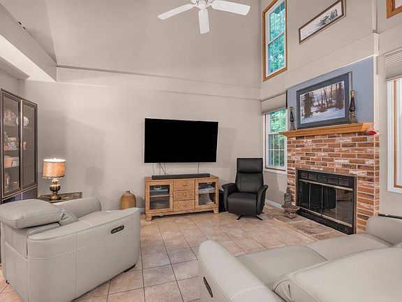 5th image of 8133 Curtis Ln