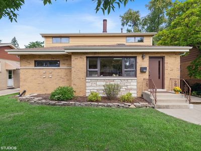 186 W Burlington St, Riverside, IL, 60546