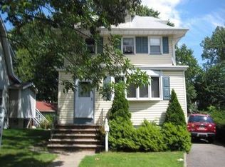 207 Queen Anne Rd, Bogota, NJ 07603