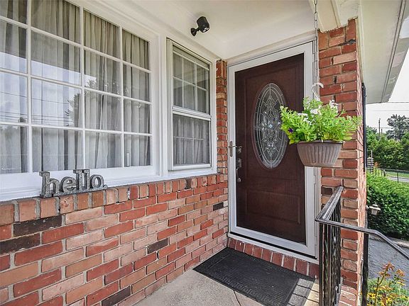 2nd image of 10 Leonard Pl