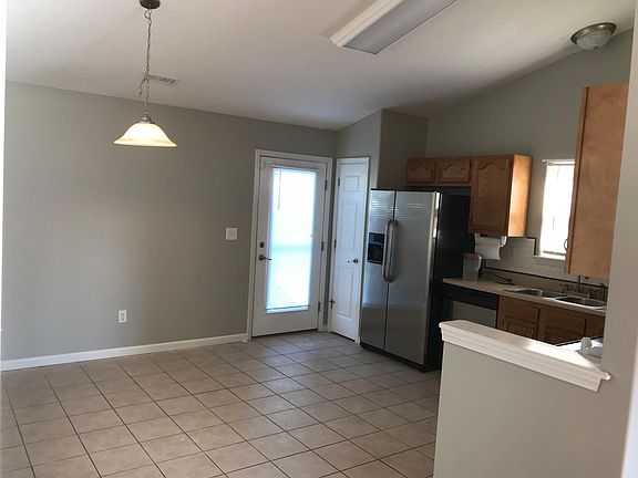 3rd image of 4055 Amethyst Dr