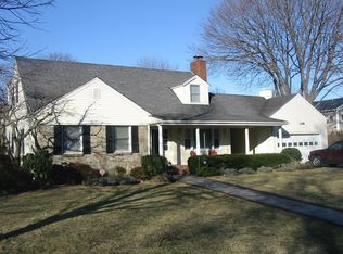 22 Maxwell Rd, Garden City, NY 11530