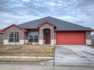1821 Willowbrook Dr, Terrell, TX 75160