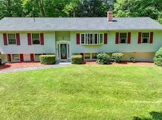 687 Orrs Mills Rd, New Windsor, NY 12553