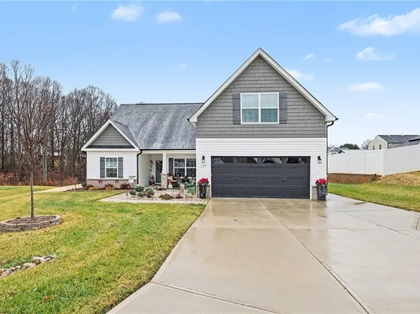 109 Silver Maple Dr, King, NC 27021